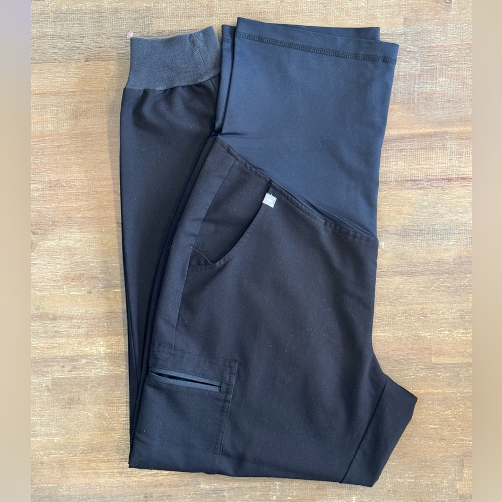 Figs Zamora Maternity Jogger Scrub Pants
